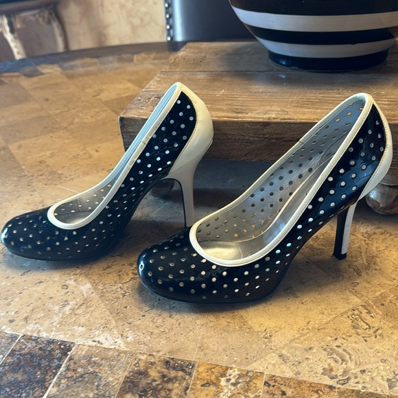 Beautiful Black and white Jessica Simpson heels size 7.5 - Picture 3 of 7